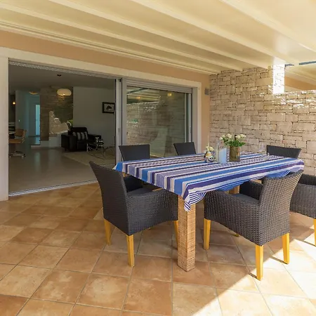 House Krnic 2 *