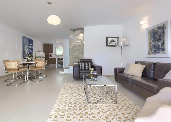 Semesterbostad House Krnic 2 *